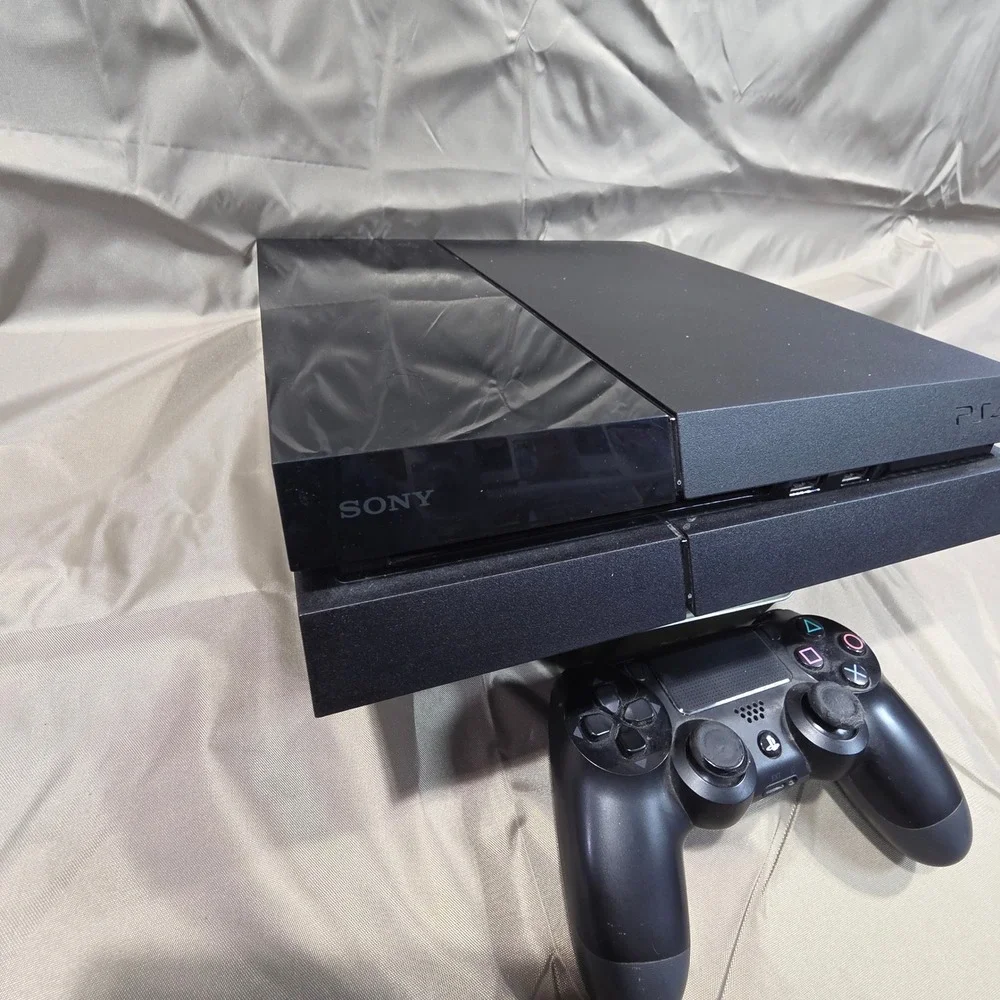 Sony‎ PlayStation 4 PS4 Console 500GB Jet Black CUH-1001A Bundle with Controller